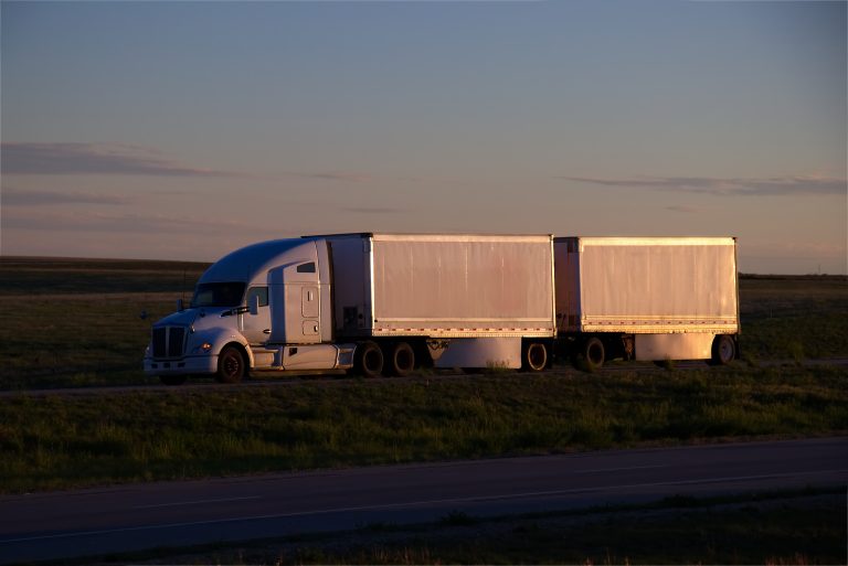 Ship All Freight tandem freight tractor trailer for shipping and logistics